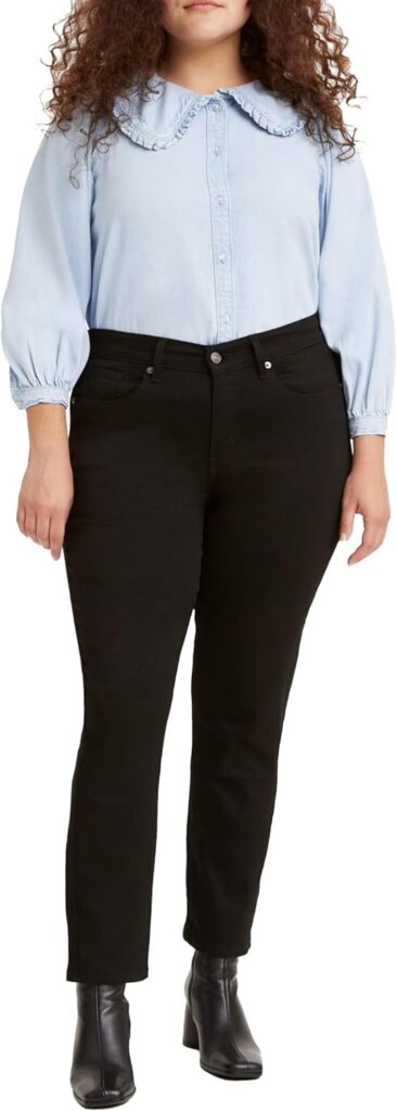 Levi's Women's Classic Straight Jeans (Also Available in Plus)